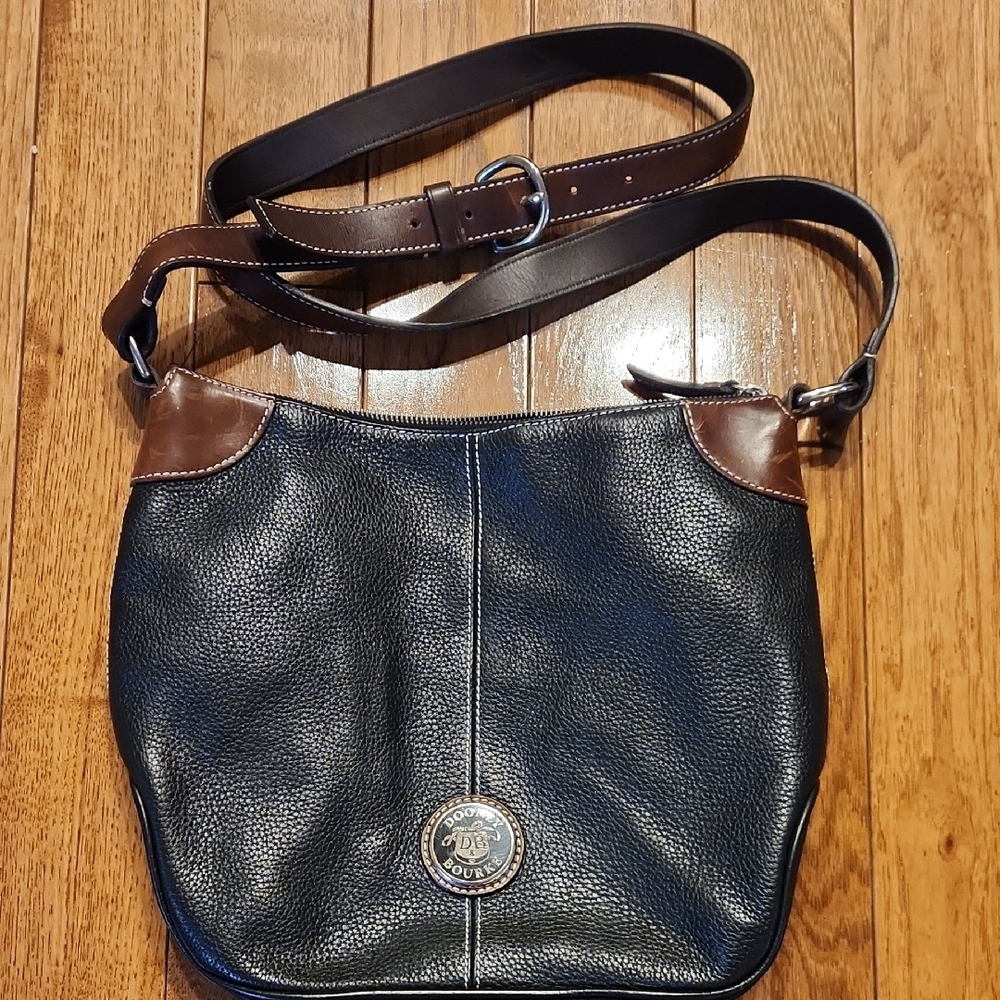 Dooney & Bourke Pebbled Leather Crossbody Bag Black Brown Trim P-006